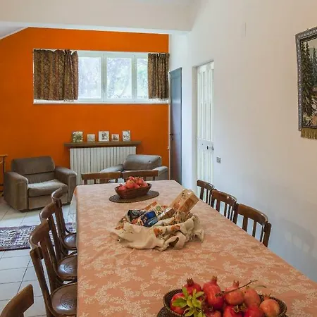 Apartment La Cicala In Taverna *