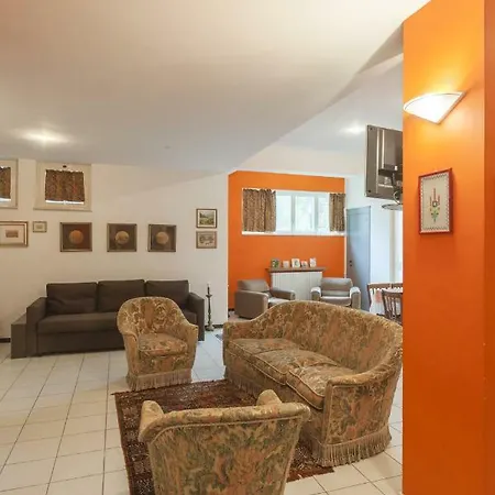 La Cicala In Taverna Apartment